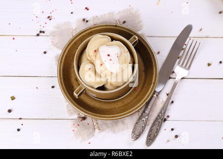 Knödel mit Adyghe Käse Stockfoto