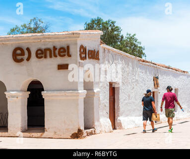 SAN PEDRO DE ATACAMA, CHILE - Januar 18, 2018: Blick auf die Fassade des Gebäudes im Zentrum der Stadt Stockfoto