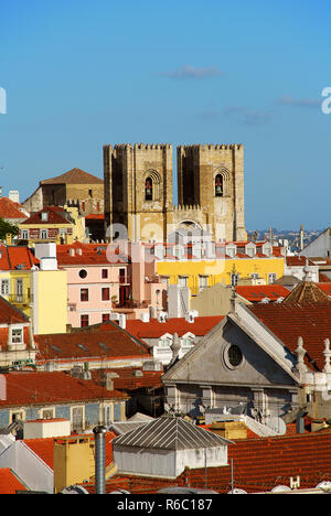 Der Kathedrale von Lissabon (Portugiesisch: Santa Maria Maior de Lisboa oder Se de Lisboa) oft einfach die Se genannt Stockfoto
