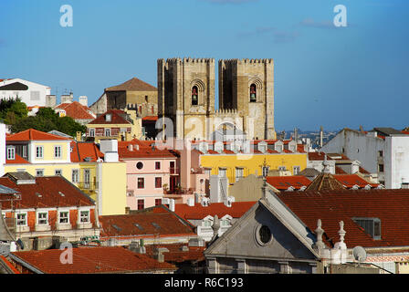 Der Kathedrale von Lissabon (Portugiesisch: Santa Maria Maior de Lisboa oder Se de Lisboa) oft einfach die Se genannt Stockfoto