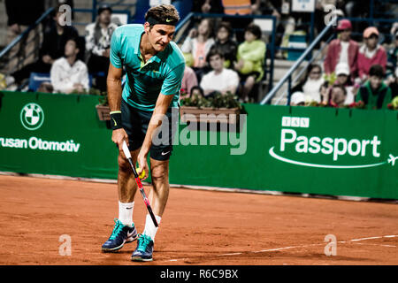 Roger Federer an Garanti Koza, Istanbul in der Türkei 2015. Spielen auf Sandplatz Tennis. Stockfoto