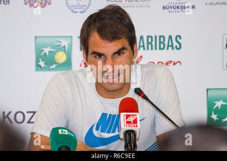 Roger Federer an Garanti Koza, Istanbul in der Türkei 2015. Spielen auf Sandplatz Tennis. Stockfoto