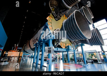 F-1-Triebwerke der ersten Stufe der Saturn V die Saturn V Halle am Davidson Zentrum für Weltraumforschung, US-Raketen- und Space Center Stockfoto