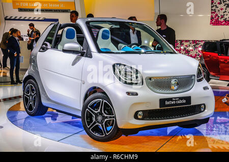 FRANKFURT - Sept. 2015: Smart Fortwo Cabrio auf der IAA International Motor Show vorgestellt am 20. September 2015 in Frankfurt am Main, Deutschland Stockfoto
