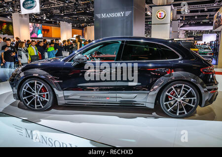 FRANKFURT - Sept. 2015: Macan Mansory Porsche auf der IAA International Motor Show am 20. September vorgelegt, 2015 in Frankfurt am Main, Deutschland Stockfoto