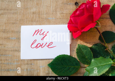 Rote Rose und Notizen meine Liebe. Stockfoto