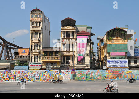 Vietnam, Hanoi, Hanoi, Straße in der Innenstadt von Stockfoto
