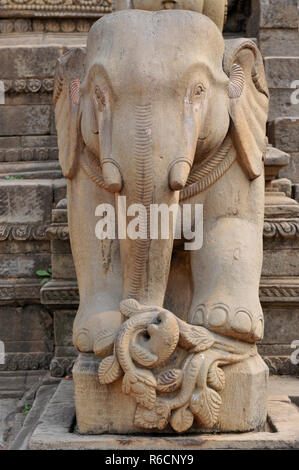 Nepal, Bhaktapur, Stein Elefant In Durbar Square Stockfoto