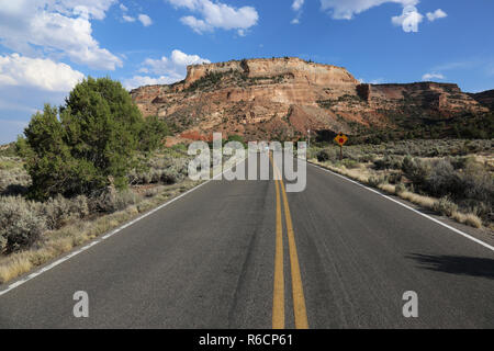 Der Eingang West von Colorado National Monument, in Mesa County, in der Nähe von Grand Junction, Colorado. Stockfoto