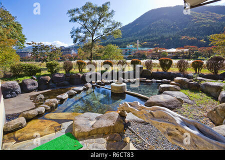 Japanische open air Hot Spring-Onsen in Shiobara onsen Dorf. Stockfoto