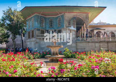 Bagdad Pavillon im Garten Der große Komplex, der Istanbuler Topkapi Palast Museum Istanbul, Türkei Stockfoto