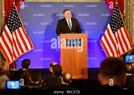 Brüssel, Belgien. 4. Dez 2018. Us-Staat Mike Pompeo liefert Erläuterungen an der German Marshall Fund in den Vereinigten Staaten im Concert Noble 4. Dezember in Brüssel, Belgien 2018. Credit: Planetpix/Alamy leben Nachrichten Stockfoto