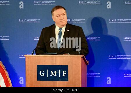 Brüssel, Belgien. 4. Dez 2018. Us-Staat Mike Pompeo liefert Erläuterungen an der German Marshall Fund in den Vereinigten Staaten im Concert Noble 4. Dezember in Brüssel, Belgien 2018. Credit: Planetpix/Alamy leben Nachrichten Stockfoto