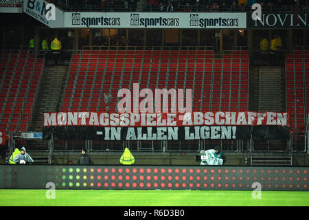 Nürnberg, Deutschland. 03 Dez, 2018. Nürnberg (N) - Bayer 04 Leverkusen (LEV) 1-1, am 03.12. 2018 in Nürnberg/Deutschland. MAX MORLOCK Stadion. DFL BESTIMMUNGEN VERBIETEN DIE VERWENDUNG DER FOTOGRAFIE ALS BILD-SEQUENZEN UND/ODER QUASI-VIDEO. | Verwendung der weltweiten Kredit: dpa/Alamy leben Nachrichten Stockfoto