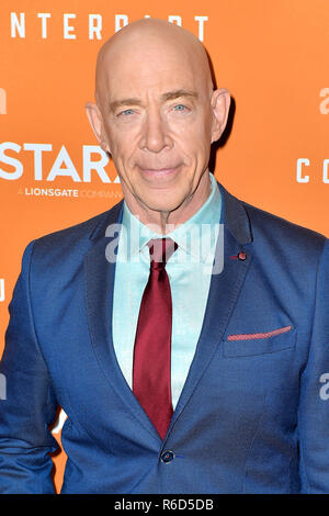 Los Angeles, USA. 03 Dez, 2018. JK Simmons bei der Premiere der zweiten Staffel von der Starz TV-Serie "Gegenstück" in der Archlight Hollywood. Los Angeles, 03.12.2018 | Verwendung der weltweiten Kredit: dpa/Alamy leben Nachrichten Stockfoto