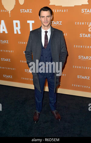 Los Angeles, USA. 03 Dez, 2018. Harry Lloyd bei der Premiere der zweiten Staffel von der Starz TV-Serie "Gegenstück" in der Archlight Hollywood. Los Angeles, 03.12.2018 | Verwendung der weltweiten Kredit: dpa/Alamy leben Nachrichten Stockfoto