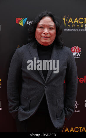 Sydney, Australien. 5 Dez, 2018. Chinesische Drehbuchautor Liu Yi Posen für Fotos auf dem roten Teppich der AACTA Preisverleihung in Sydney, Australien, am Dez. 5, 2018. Die 8 Preisverleihung Der AACTA wurde hier am Mittwoch statt. Chinesische Film 'DYing zu Überleben" nahm Haus Best Asian Film Award bei der Preisverleihung. Credit: Bai Xuefei/Xinhua/Alamy leben Nachrichten Stockfoto