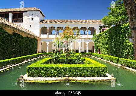 Im Innenhof der Festung Alhambra in Granada, Spanien Stockfoto