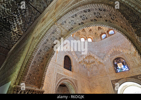 Steinerne Bögen innerhalb der Alhambra Granada Provinz Granada Spanien Europa Stockfoto