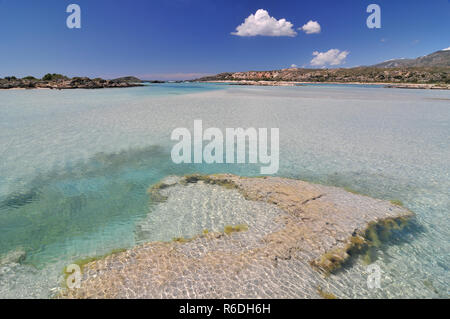 Elafonisos Strand an der Südwestküste der Insel Kreta in Griechenland, als einer der schönsten Strände in Europa Stockfoto