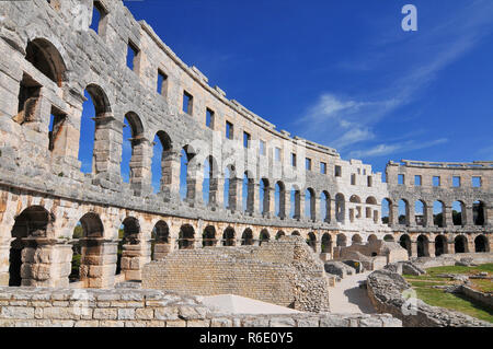 Die Arena von Pula ist der Name Der Amphitheater in Pula, Kroatien Stockfoto