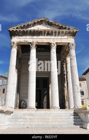 Kroatien, Pula, die Tempel des Augustus ist ein Well-Preserved römischen Tempel in der Stadt Pula Stockfoto