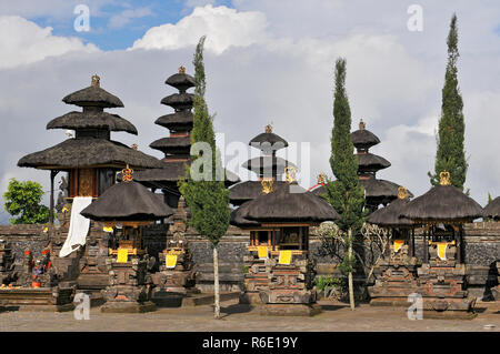 Pura Ulun Danu Batur (auch bekannt als Pura Ulun Danu, Pura Batur ist die zweite wichtige Tempel auf Bali, Indonesien Stockfoto