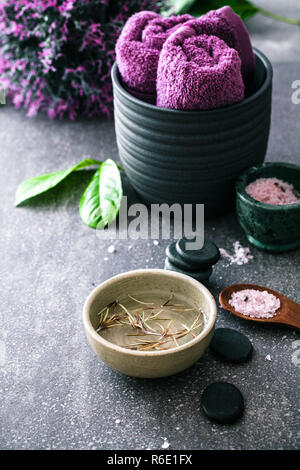 Wellness natürliches Konzept. Dayspa Kosmetik Produkte. Spa und Wellness. Stockfoto