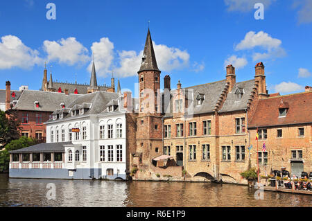 Dijver Fluss Kanal in der Nähe von Rozenhoedkaai, Brügge, Belgien Stockfoto