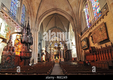 Innenraum der Kathedrale Saint Maurice von Angers der Römisch-katholischen Diözese Angers in Frankreich Stockfoto