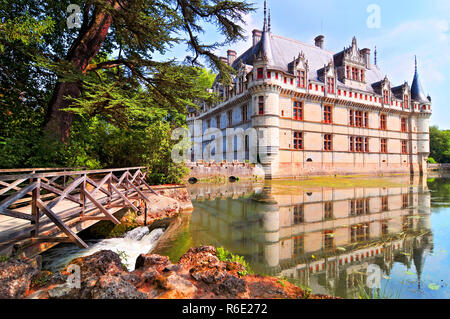 Chateau D'Azay-le-Rideau und ruhige Reflexion Es ist eines der frühesten französischen Renaissance Schlösser und Liste als Weltkulturerbe der UNESCO Stockfoto