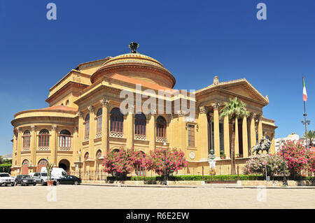 Teatro Massimo Oper auf der Piazza Verdi in Palermo Sizilien Stockfoto