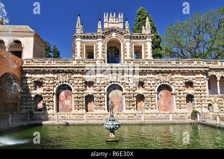 Blick auf die Real Alcazar Galeria De Grutesco der Königliche Palast Sevilla Spanien Stockfoto