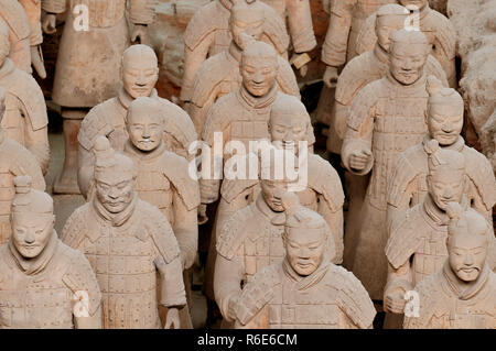 Zahlen Der Terracotta Krieger Armee in Xian, China, Asien Stockfoto