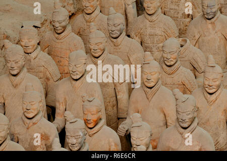 Zahlen Der Terracotta Krieger Armee in Xian, China, Asien Stockfoto