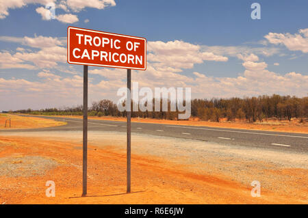 Wendekreis des Steinbocks Metall Zeichen Marker, Western Australia Stockfoto