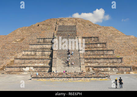 Blick auf Mond Pyramiden in antiken Stadt Teotihuacan, Mexiko Stockfoto