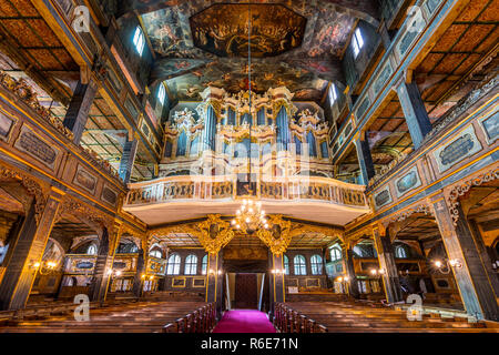 Innenraum der prächtig geschmückten Holz- Evangelische Friedenskirche in Swidnica, UNESCO-Weltkulturerbe, Polen Stockfoto