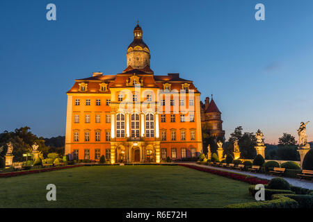 Majestätischer Barock Schloss Ksiaz bei Dämmerung, hochbergs Residence, Niederschlesien, Polen, Europa Stockfoto