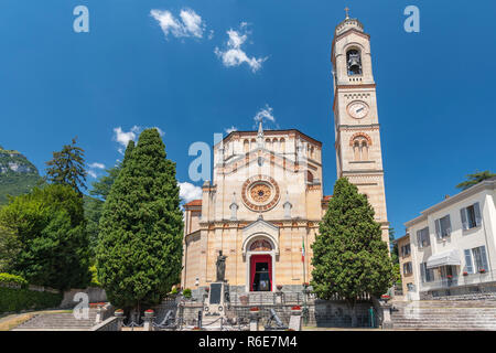 Die Pfarrkirche des Hl. Lorenzo In Tremezzo, Como See, Italien Stockfoto