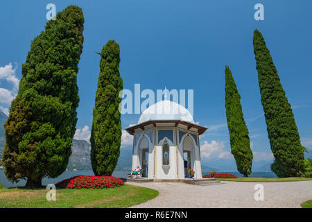 Maurischer Pavillon mit Skulpturen ICH EIN Ferdinand I. von Habsburg und Maria Anna von Savoyen, Villa Melzi, Bellagio, Italien Stockfoto