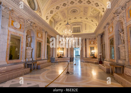 Innenausstattung des Palastes Borromeo auf der Isola Bella, Borromäischen Inseln des Lago Maggiore in Nord Italien Stockfoto