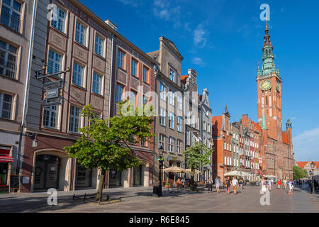 Rathaus auf Dluga Straße (Long Lane) In der Altstadt von Danzig, Polen Stockfoto