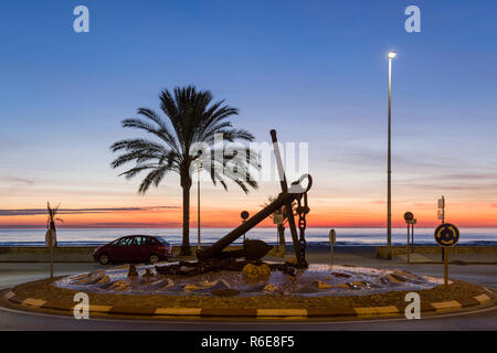 Blick auf den Sonnenaufgang am Anker Pavillon in Puerto de Sagunto, Valencia, Spanien Stockfoto