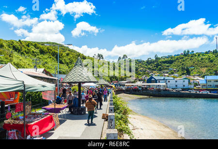 PUERTO MONTT, CHILE - Januar 12, 2018: lokale Markt durch den See. Kopieren Sie Platz für Text Stockfoto