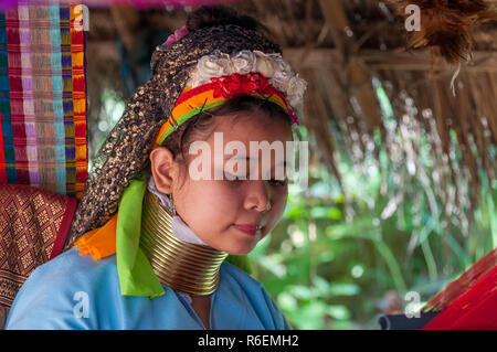 Frau aus dem langen Hals Padaung Hill Tribe, Tha Tonne, Provinz Chiang Mai, Thailand Stockfoto