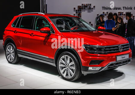 FRANKFURT - Sept. 2015: Volkswagen VW Tiguan auf der IAA International Motor Show am 20. September vorgelegt, 2015 in Frankfurt am Main, Deutschland Stockfoto