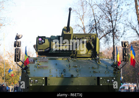 Bukarest, Rumänien - Dezember 1, 2018: Piranha V PC 8x8 gepanzertes Fahrzeug an rumänischen nationalen Tag militärische Parade Stockfoto