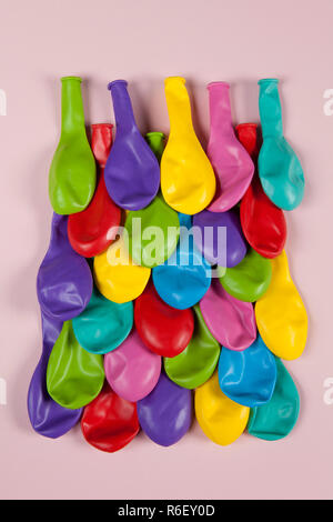 Bunte deflationiert Ballons Muster Stockfoto