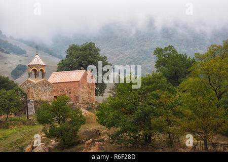 Alte Kirche in Armenien Wetter Stockfoto